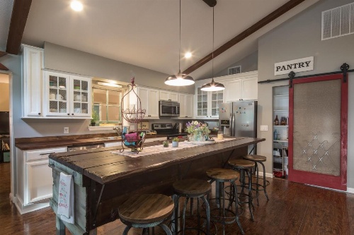 Honey Haus on the Horseshoe Home image 17